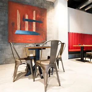 **** Hotel J24 Itália